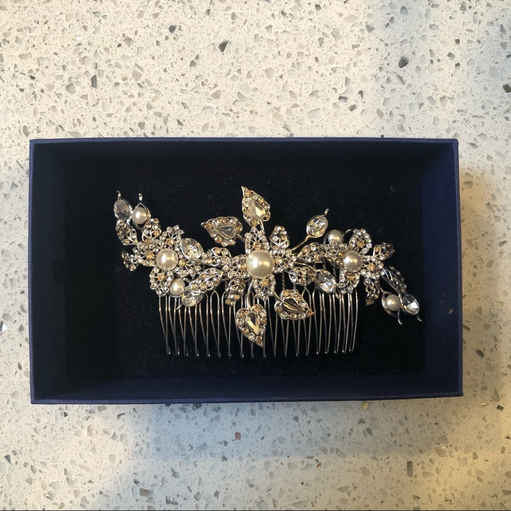 Silver Crystal and Pearls pin hair